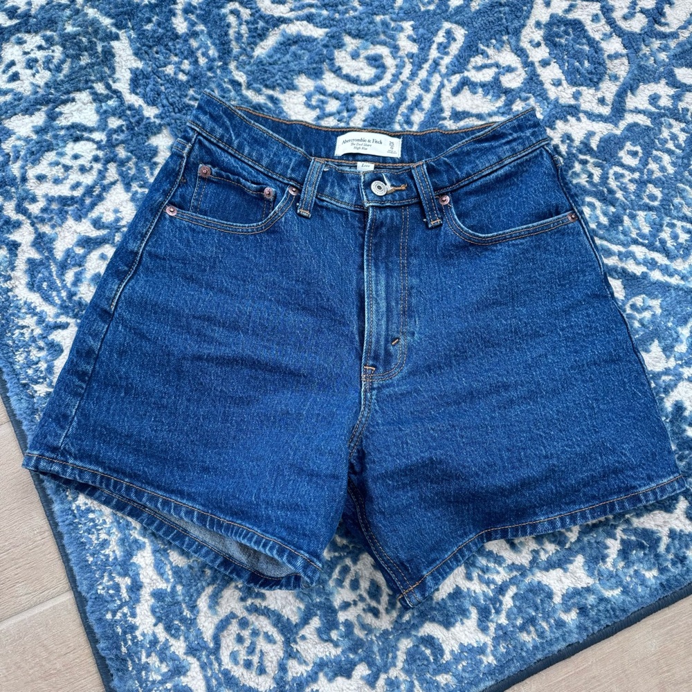 NEW Abercrombie Curve Love High Rise Dad Short - 0/25